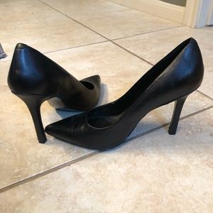 BCBG pumps